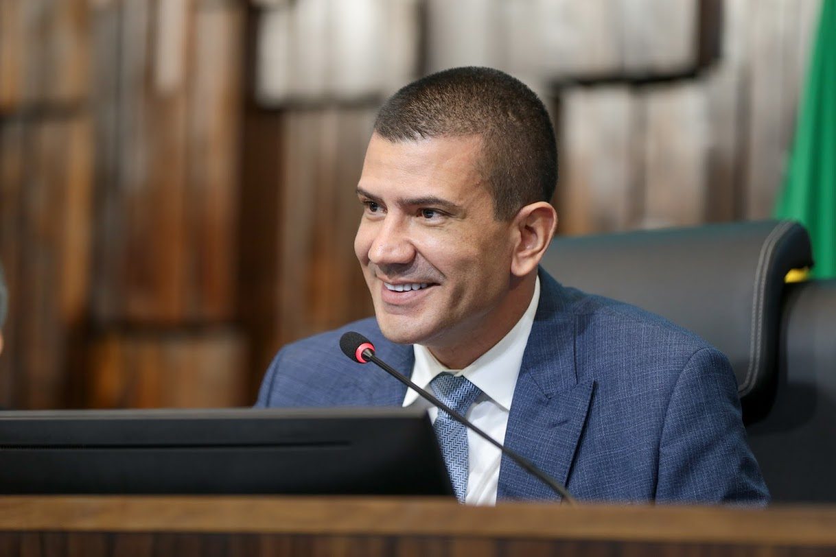 Douglas Ruas discute transição com Ricardo Couto e anuncia revisão do orçamento de 2027