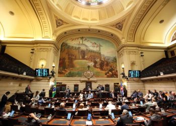 Câmara do Rio inicia análise do orçamento de R$ 55,2 bilhões para 2027