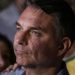 Flávio Bolsonaro viaja aos Estados Unidos com a família e prepara pedido de asilo político