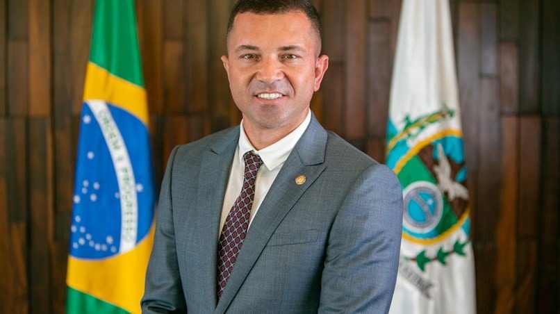 TRE-RJ defere candidatura à reeleição de deputado estadual Rafael Nobre